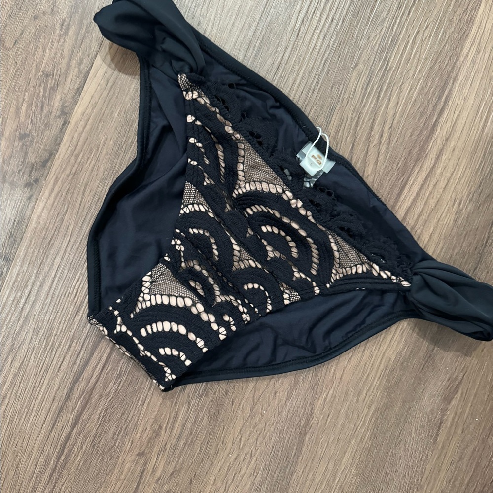 PQ Swim lace bottom L